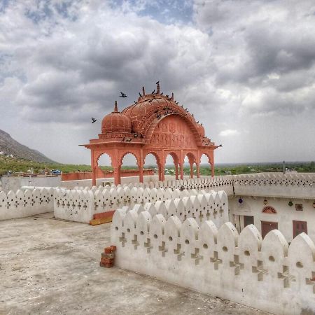 Tordi Garh Hotel Malpura  Bagian luar foto